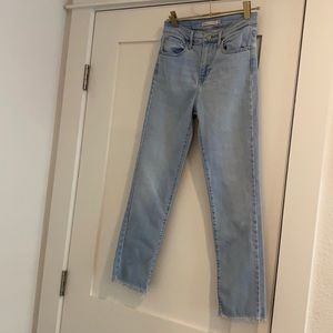 Levi’s Light Wash Women’s High Rise Straight Jeans